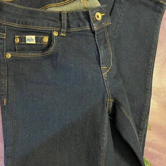Amazing quality woman’s dark wash Super Dry Cassie skinny jeans.  Size W26/L28 - Picture 3 of 8